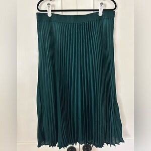 Banana Republic Emerald Green Lined Satin-like pleated midi Skirt Sz XL.